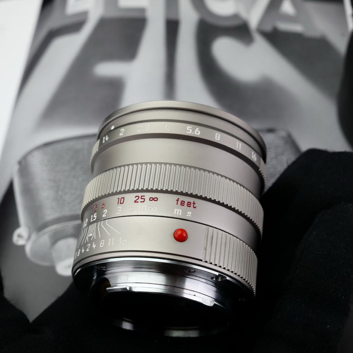 Leica M 50mm f/1.4 SUMMILUX-M Pre-Asph Titanium Like New US$3380