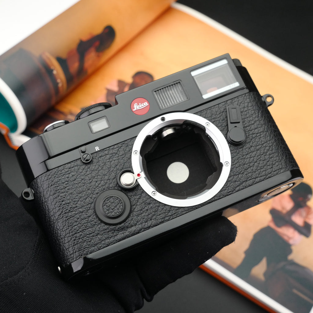 Leica M6 TTL 0.72 Millennium Black Paint Near Mint US$7250