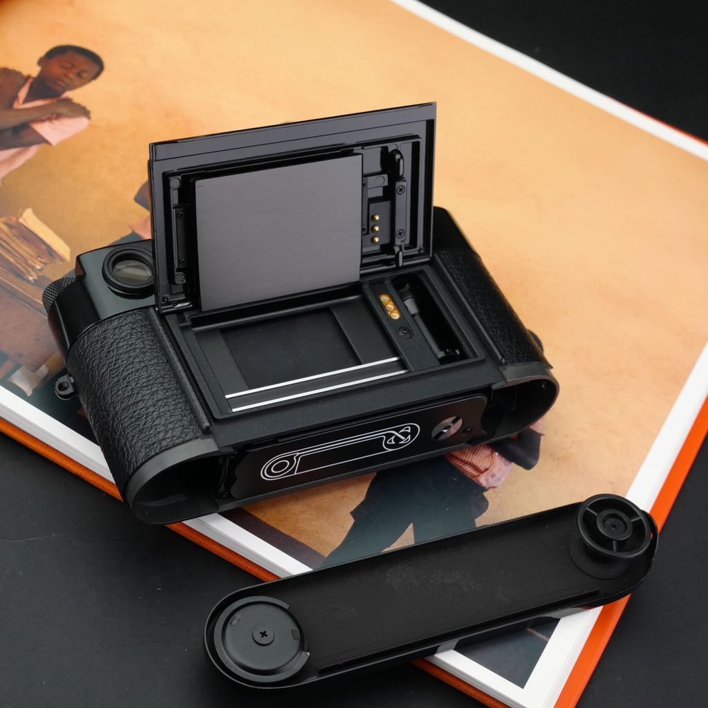 Leica M6 TTL 0.72 Millennium Black Paint Near Mint US$7250