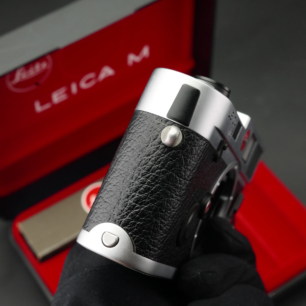 Leica M6 Classic 0.72 Panda Rangefinder "SH" Badge Like New US$3480