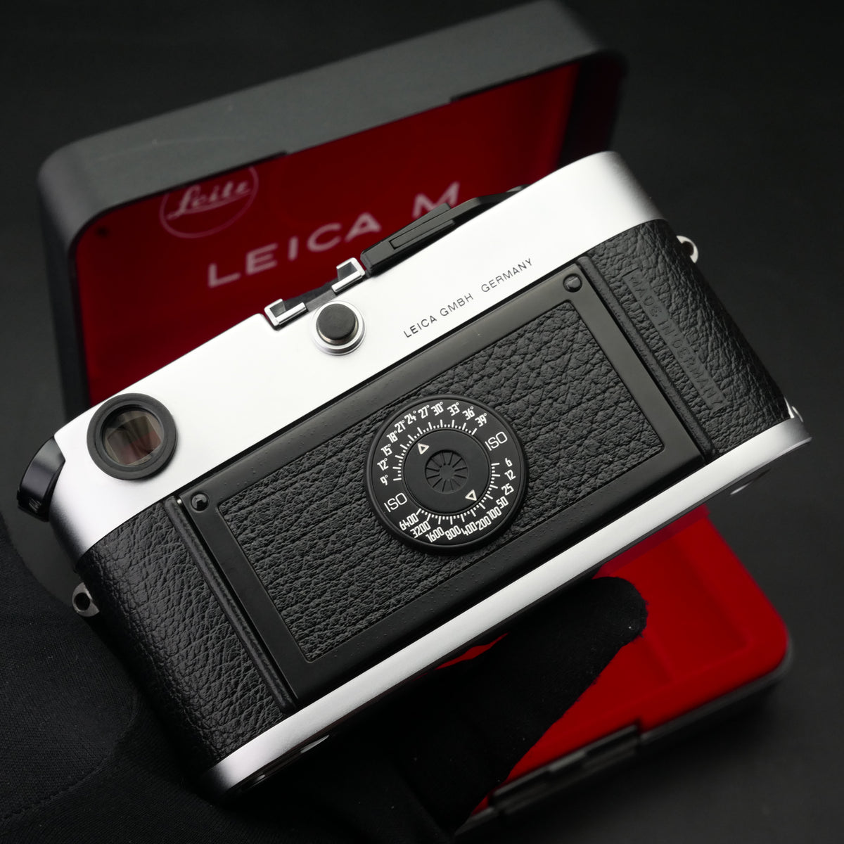 Leica M6 Classic 0.72 Panda Rangefinder "SH" Badge Like New US$3480