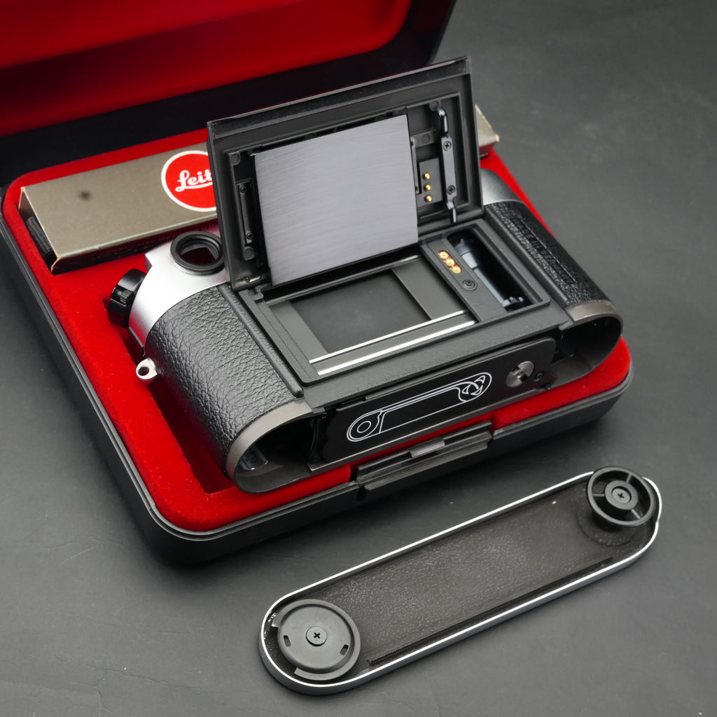 Leica M6 Classic 0.72 Panda Rangefinder "SH" Badge Like New US$3480