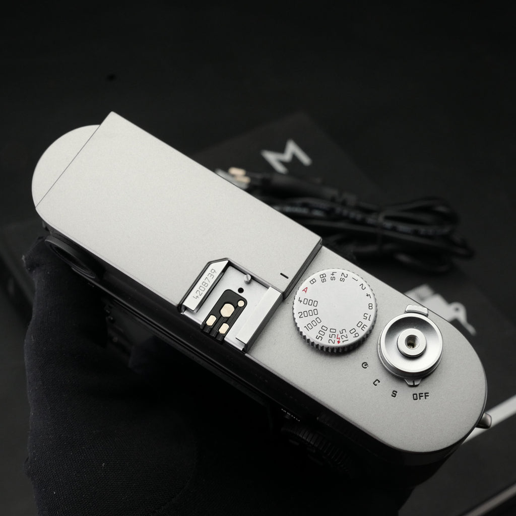 Leica M9 Steel Grey (CCD Low Pass Filter Replaced) 2K Act. MINT US$2750