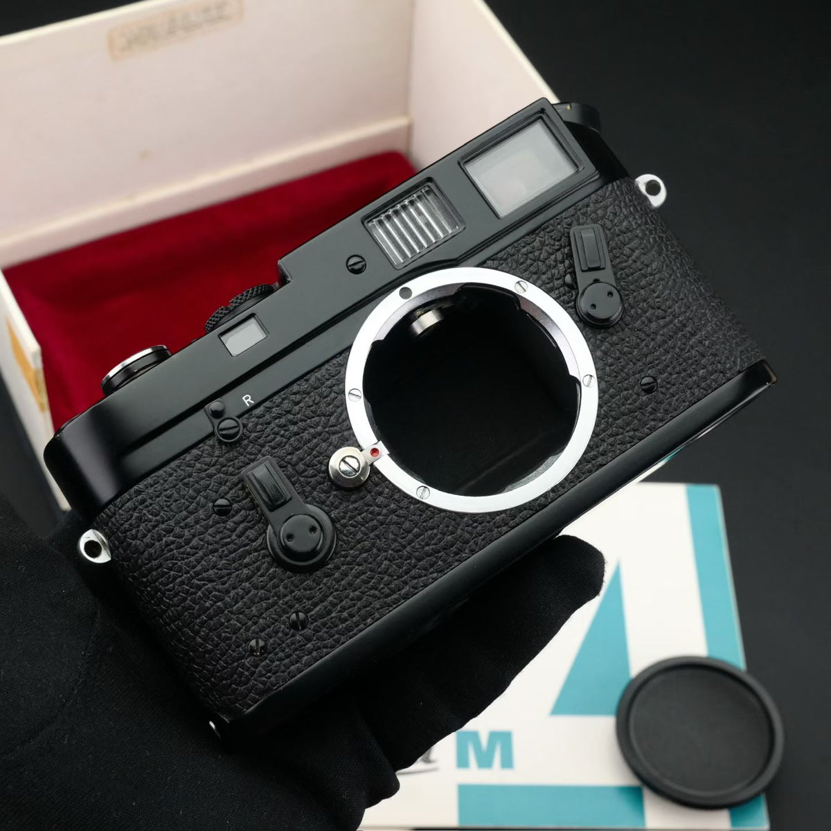 Leica M4 Black Paint Rangefinder SNxx888 Near Mint US$8950