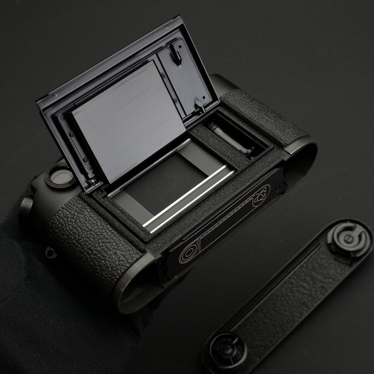 Leica M4 50 Years Midland Canada Black Chrome Near Mint US$5280