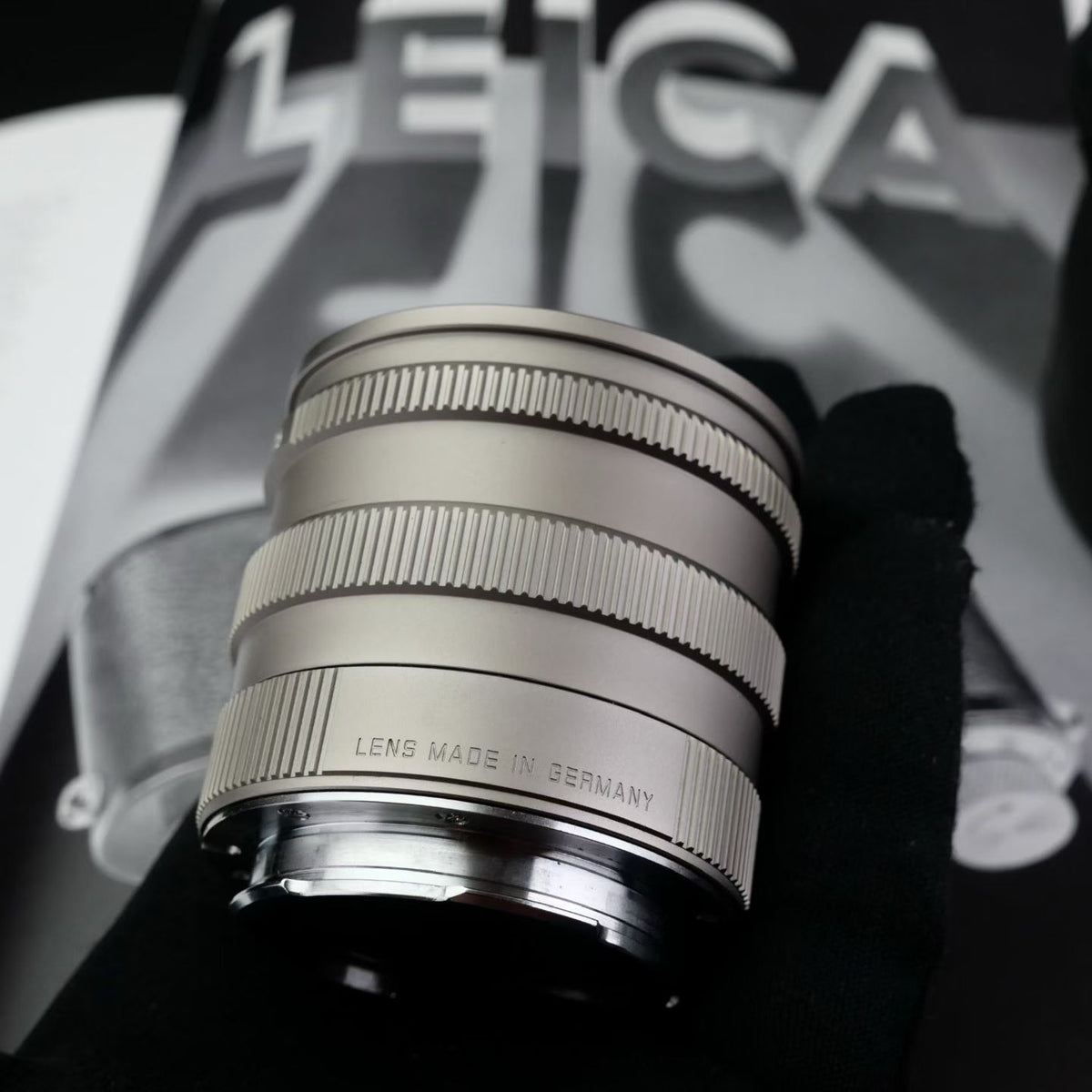 Leica M 50mm f/1.4 SUMMILUX-M Pre-Asph Titanium Like New US$3380