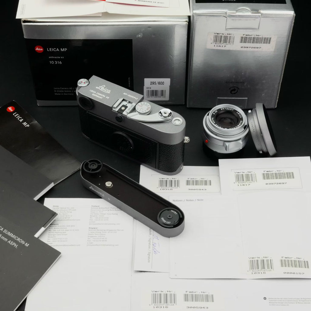 Leica MP Anthracite Kit + 35/2 Cron Asph New Unused US$18500