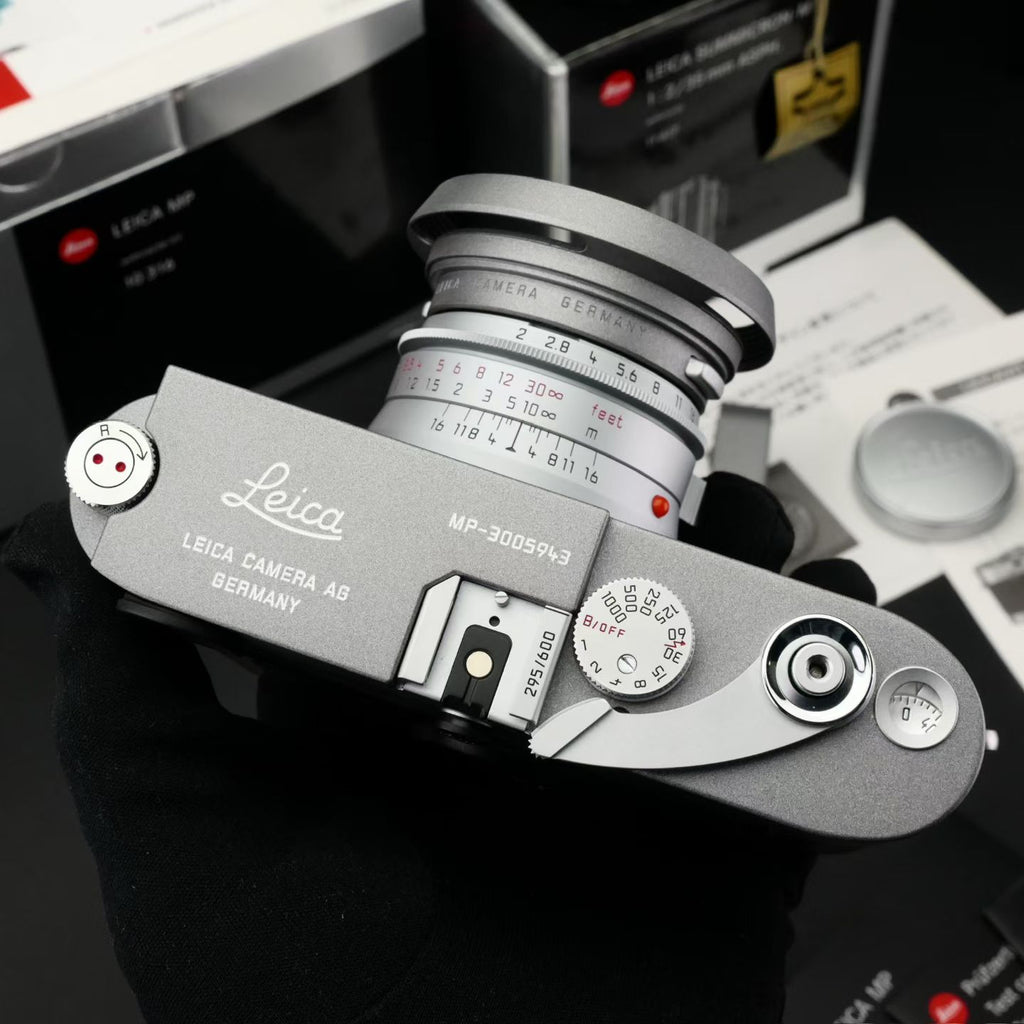Leica MP Anthracite Kit + 35/2 Cron Asph New Unused US$18500
