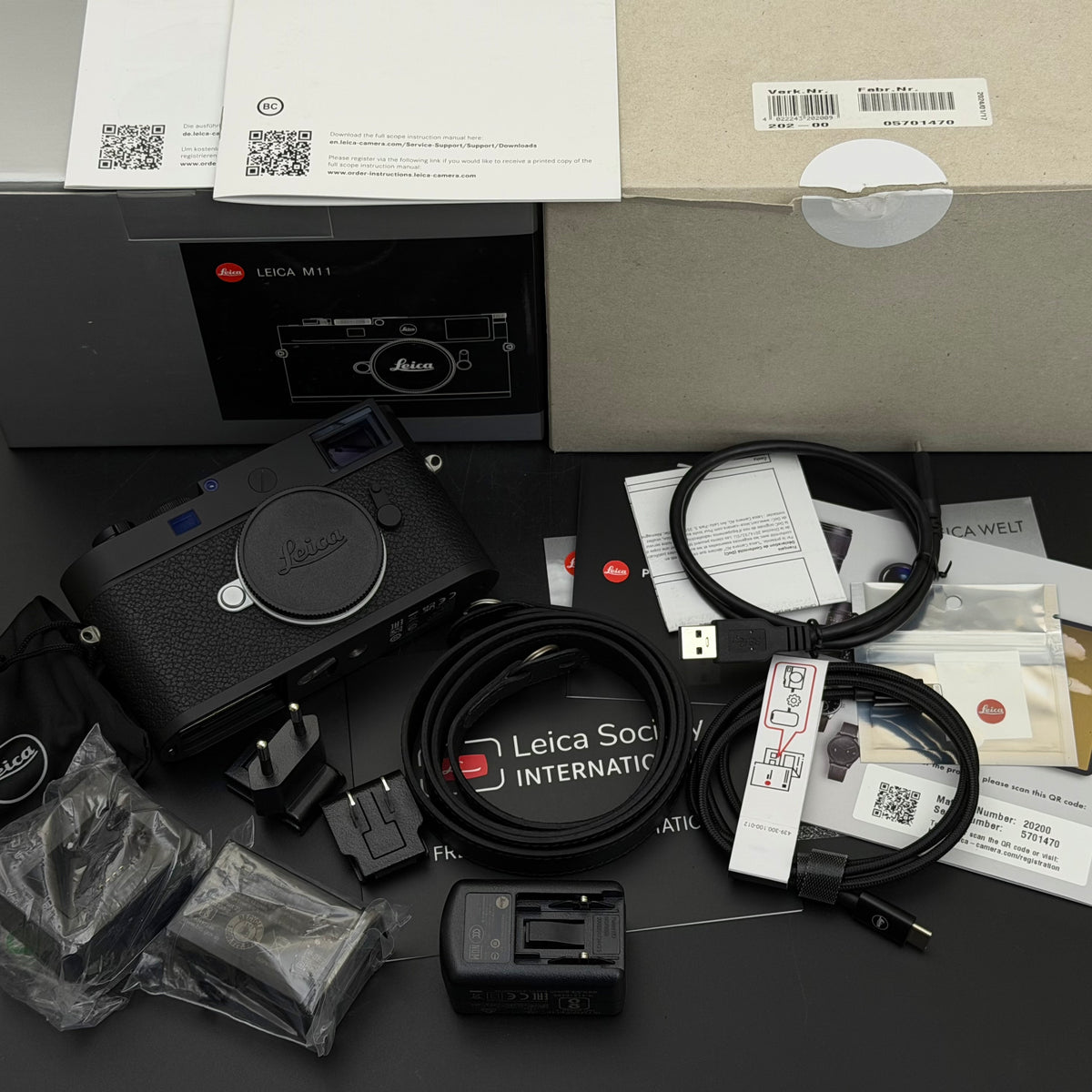 Leica M11 Black Digital Rangefinder NMIB US$6380