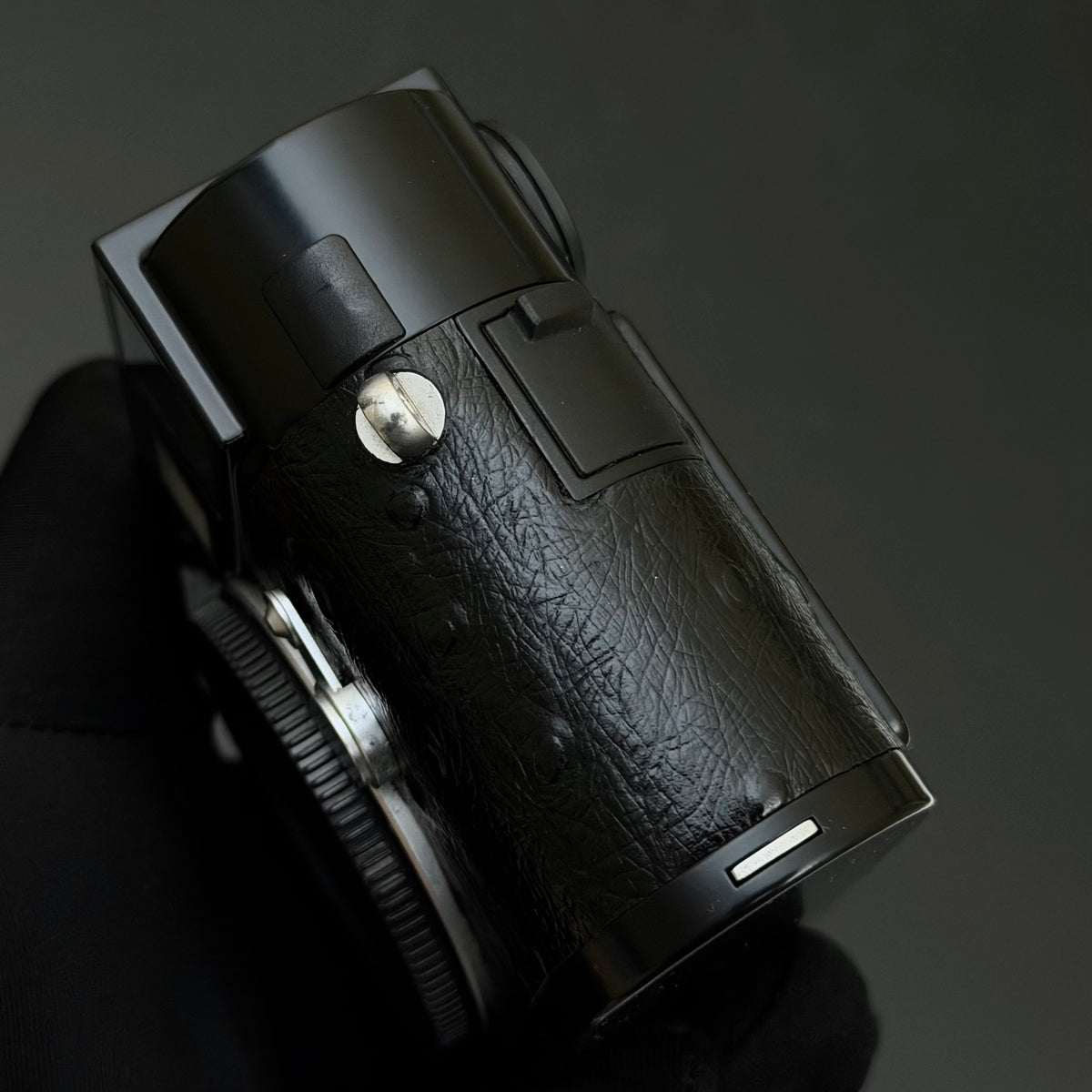 Leica M9 Black Paint Repainted with Ostrich Skin (Low Pass Filter Replaced, 8K Act.) MINT US$2850