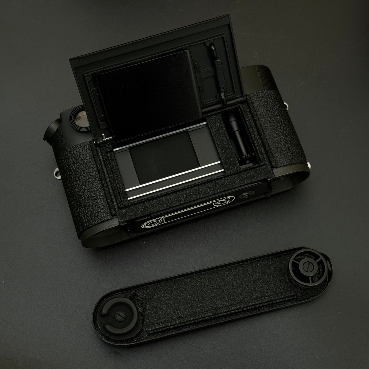 Leica M4-P M4P Black Chrome Rangefinder + Winder Mint Boxed US$2850