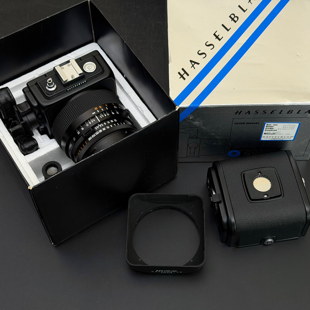Hasselblad SWC/M with 38/4.5 Biogon T* CF + VFD + A12 Set NMIB US$3850