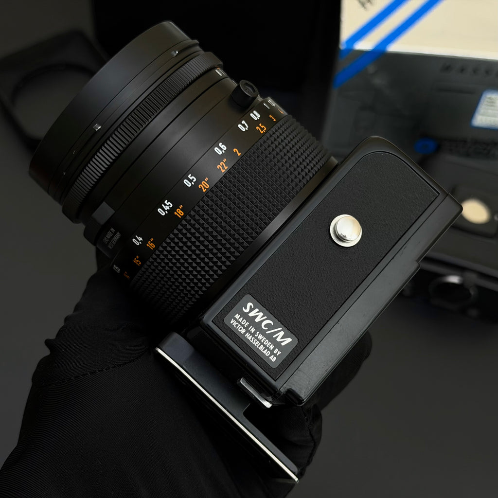 Hasselblad SWC/M with 38/4.5 Biogon T* CF + VFD + A12 Set NMIB US$3850