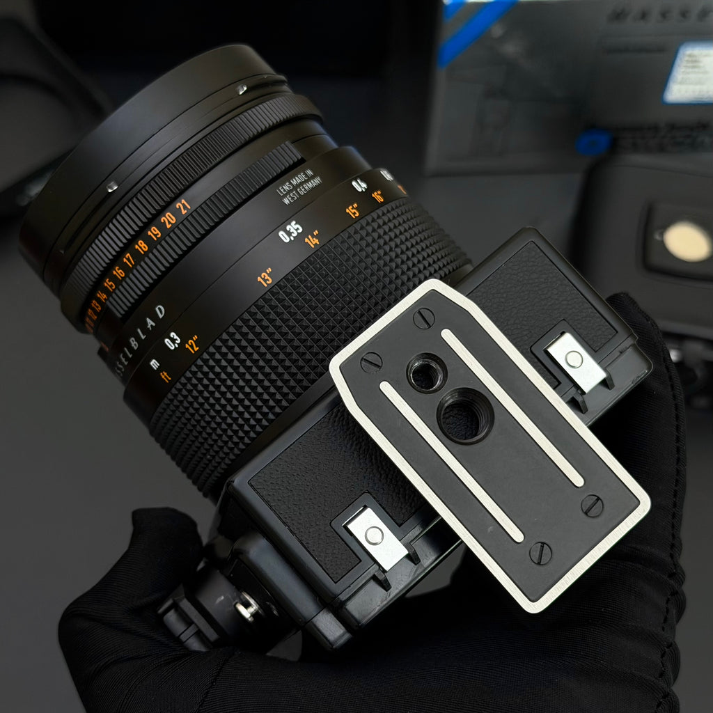 Hasselblad SWC/M with 38/4.5 Biogon T* CF + VFD + A12 Set NMIB US$3850