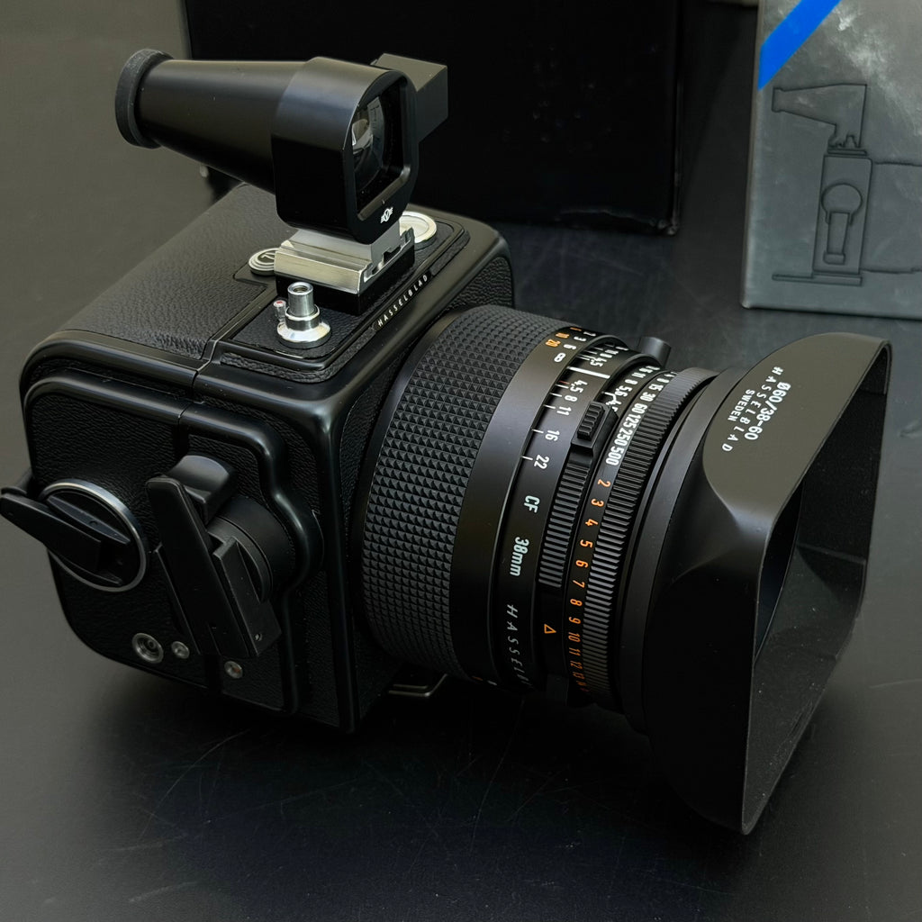 Hasselblad SWC/M with 38/4.5 Biogon T* CF + VFD + A12 Set NMIB US$3850