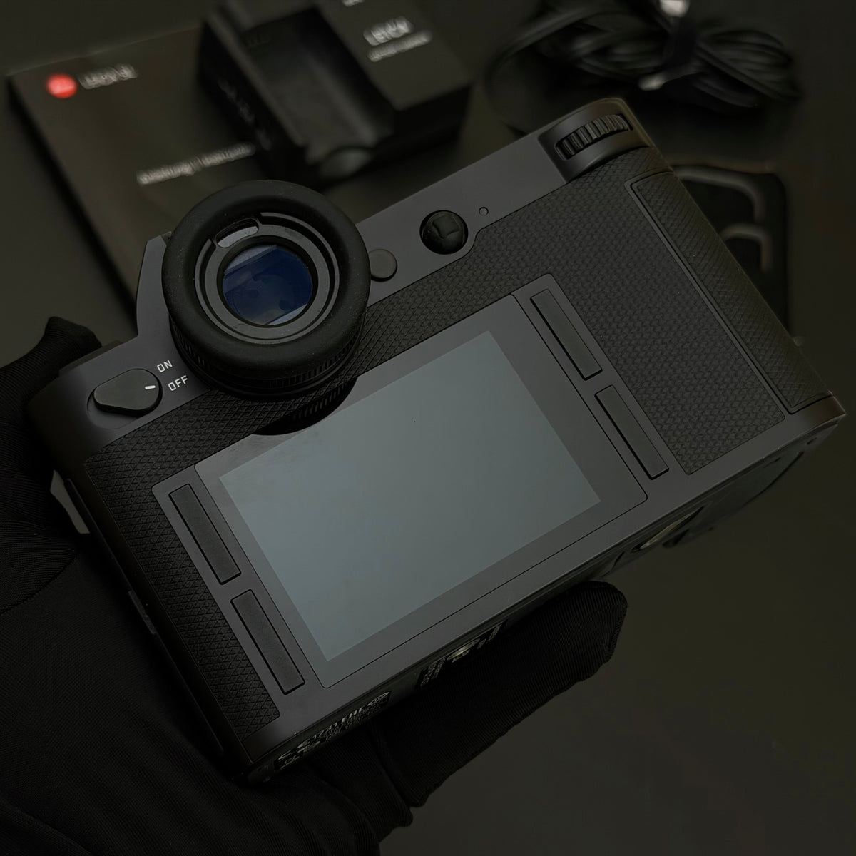Leica SL (Typ 601) Digital Camera Near Mint US$1580