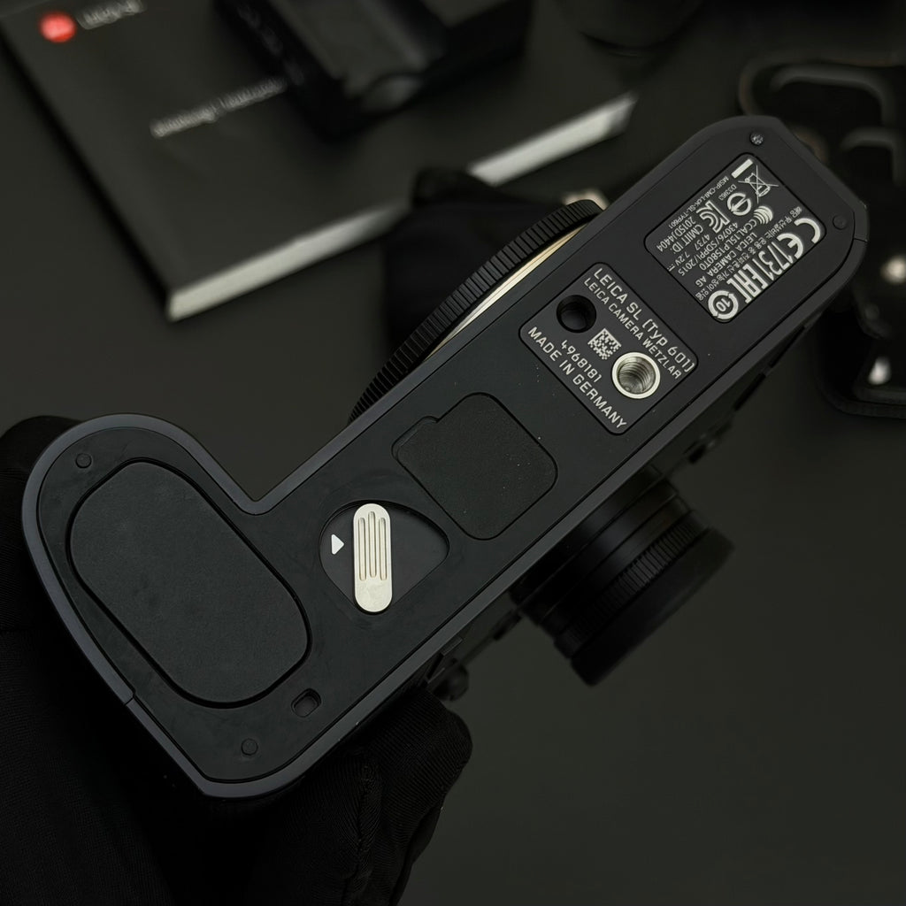 Leica SL (Typ 601) Digital Camera Near Mint US$1580