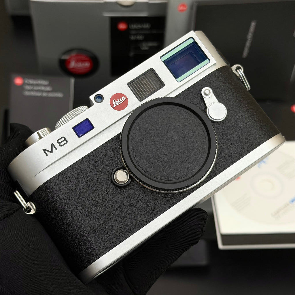 Leica M8 Silver Chrome Digital Rangefinder 7.4K Act. MINT US$1980
