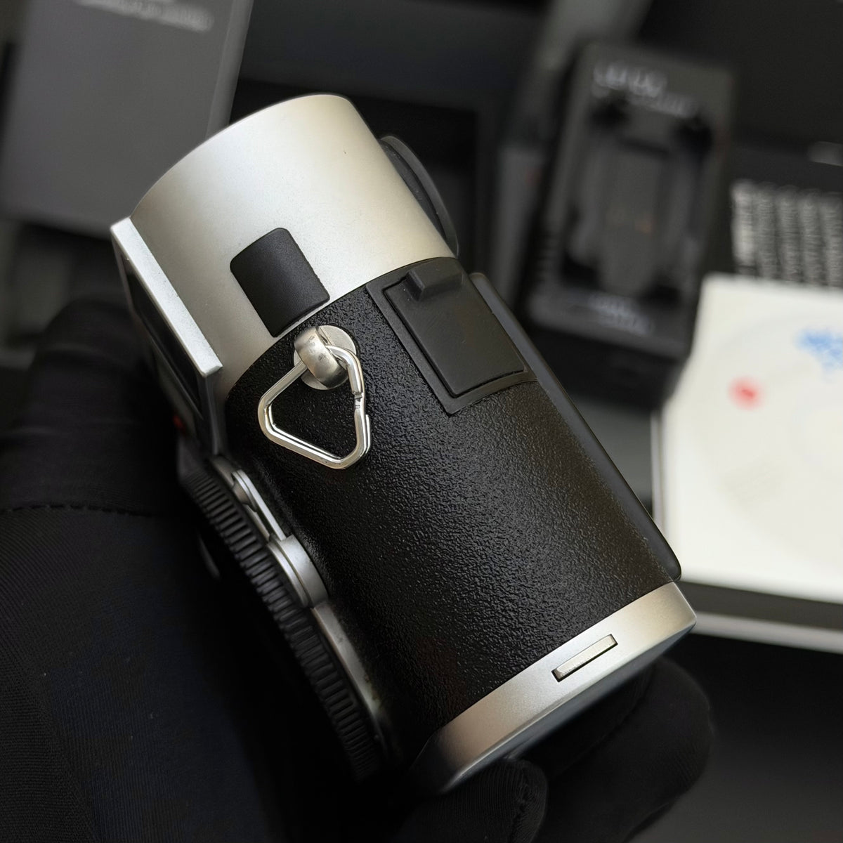 Leica M8 Silver Chrome Digital Rangefinder 7.4K Act. MINT US$1980
