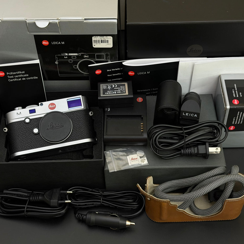 Leica M Typ 240 M240 Silver Chrome + EVF + Half Case + Xtra Battery US$2995