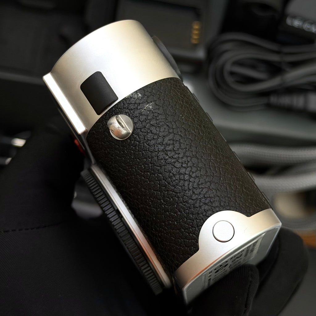 Leica M Typ 240 M240 Silver Chrome + EVF + Half Case + Xtra Battery US$2995