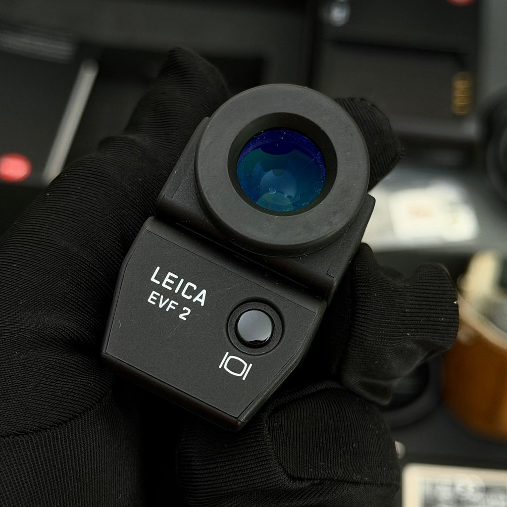 Leica M Typ 240 M240 Silver Chrome + EVF + Half Case + Xtra Battery US$2995