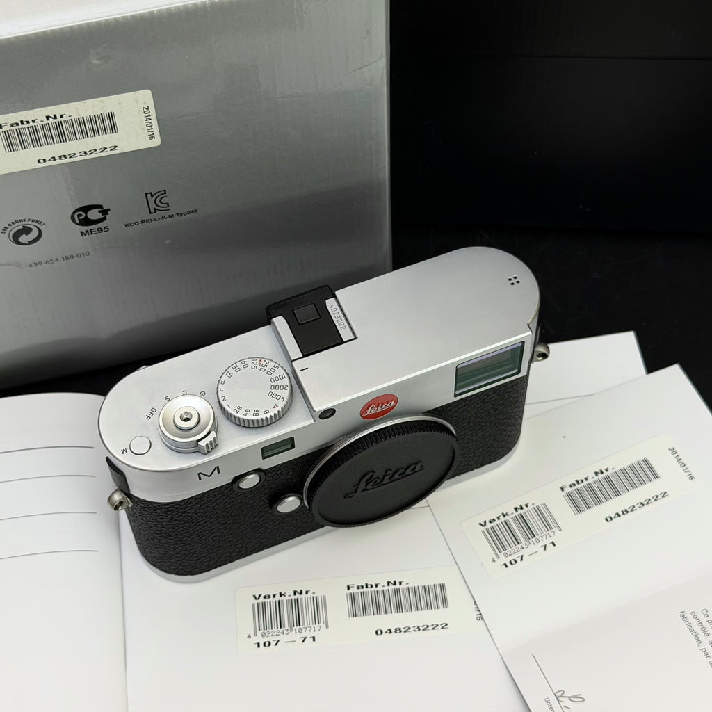 Leica M Typ 240 M240 Silver Chrome + EVF + Half Case + Xtra Battery US$2995