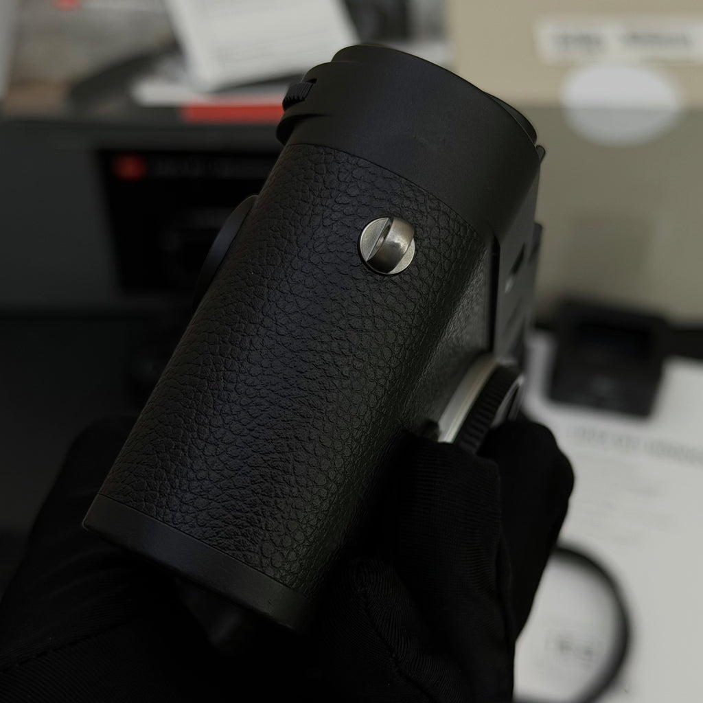 Leica M11-M M11M Monochrom Digital Rangefinder US$6950