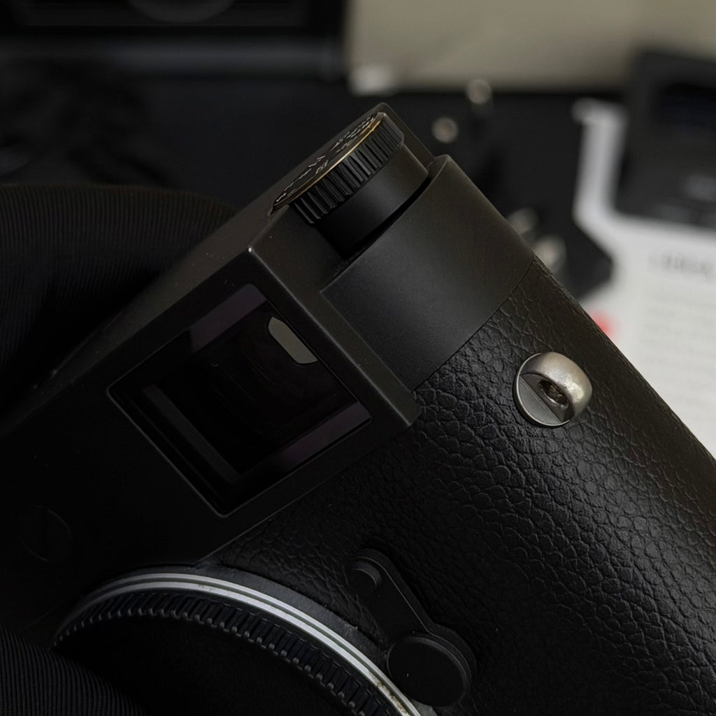 Leica M11-M M11M Monochrom Digital Rangefinder US$6950