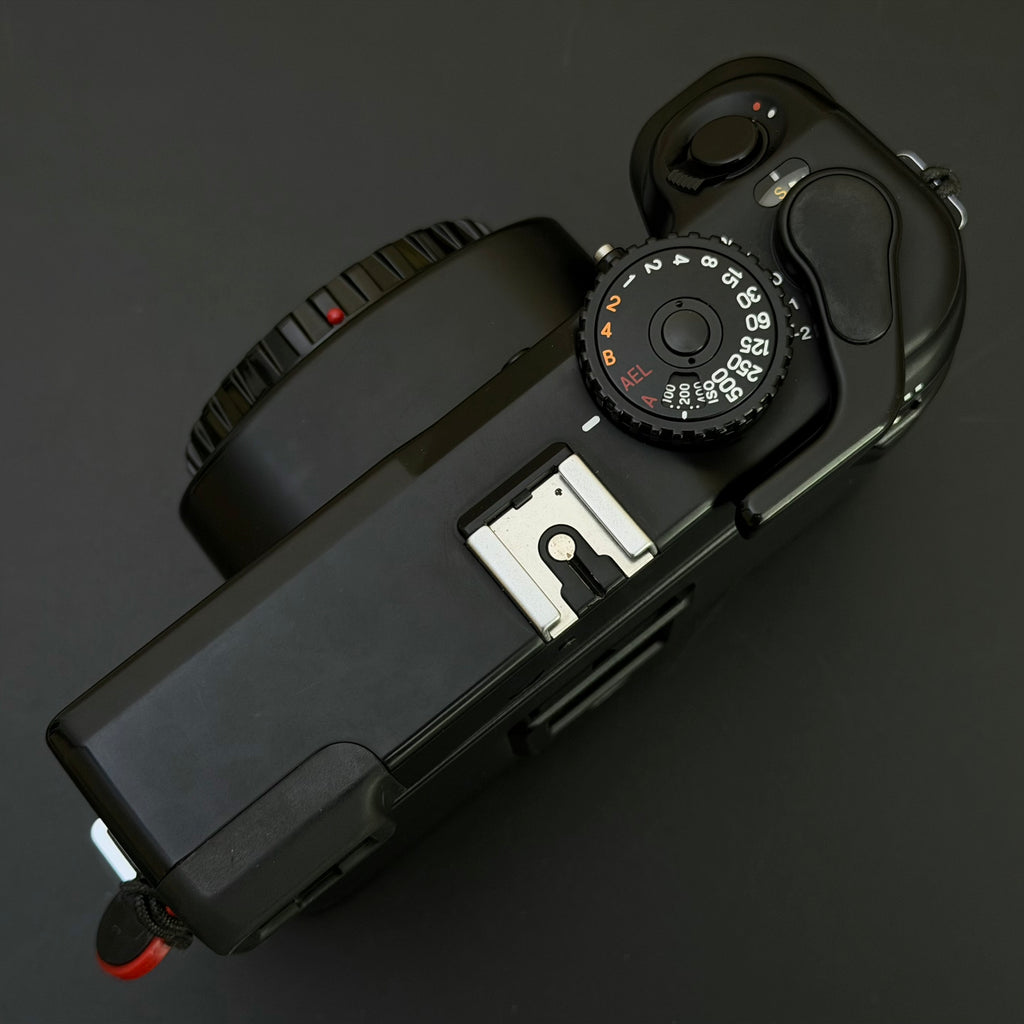 Mamiya 7II + 80/4 + 43/4.5 + Pano Kit + PL Kit Near Mint US$7580