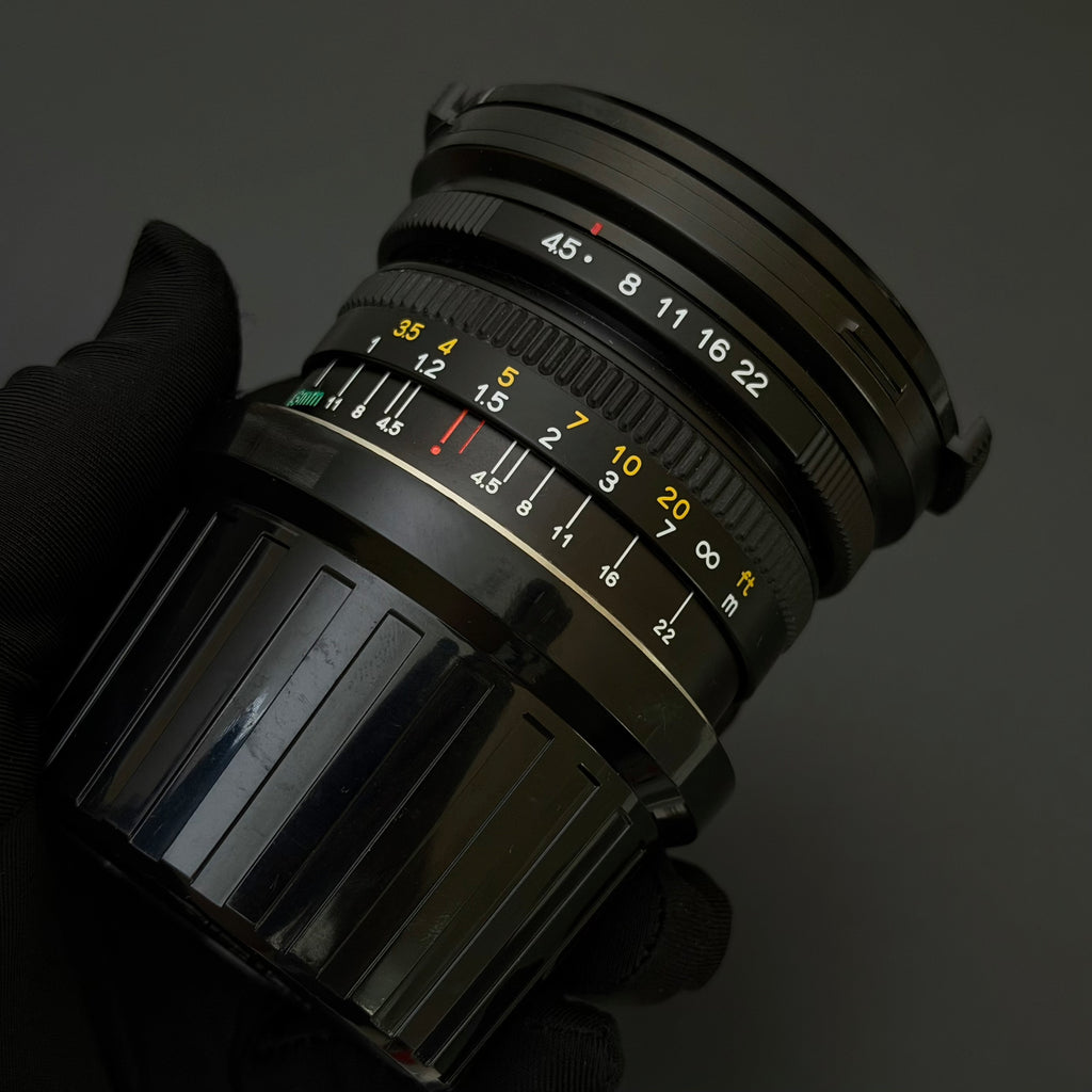 Mamiya 7II + 80/4 + 43/4.5 + Pano Kit + PL Kit Near Mint US$7580