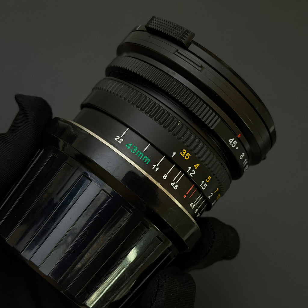 Mamiya 7II + 80/4 + 43/4.5 + Pano Kit + PL Kit Near Mint US$7580