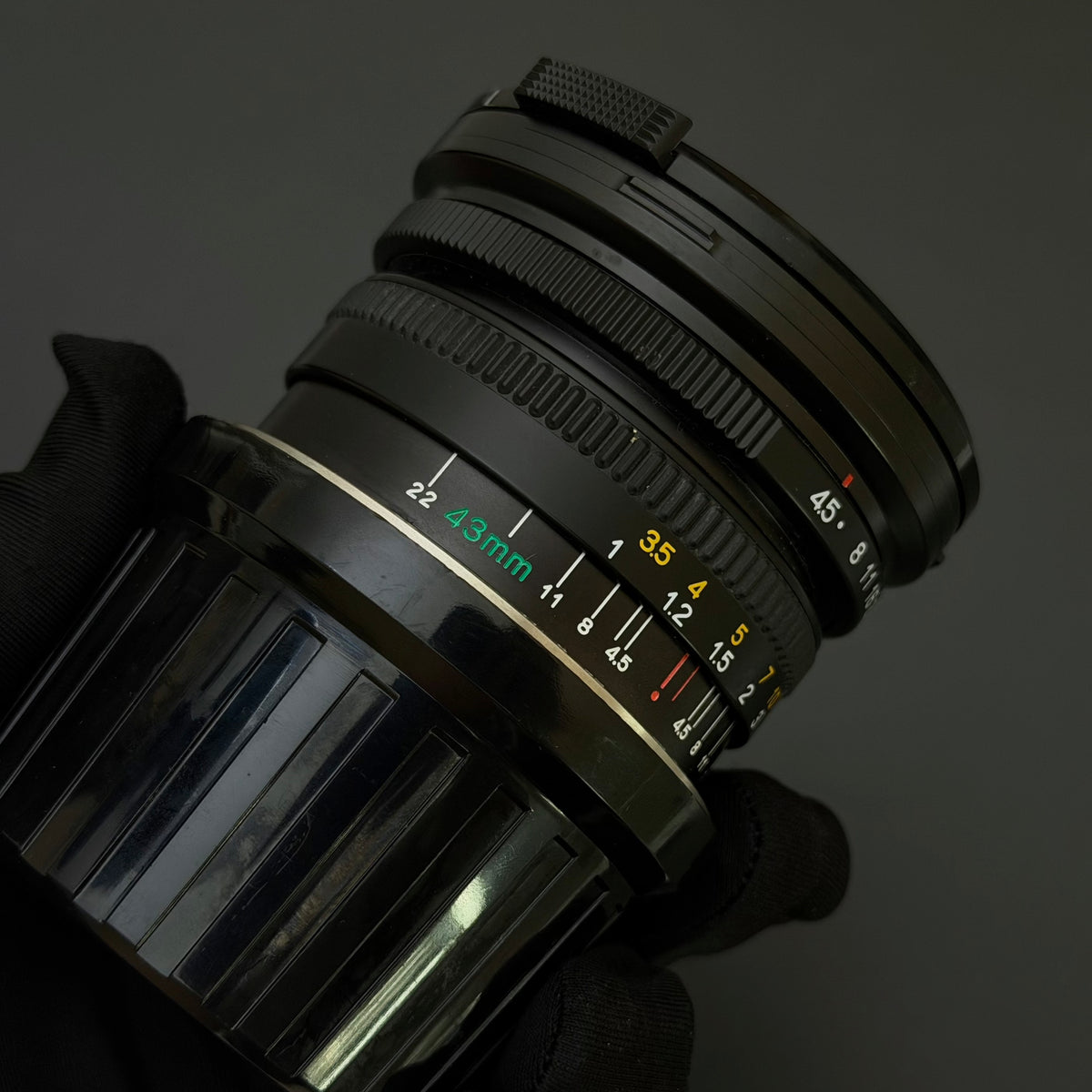 Mamiya 7II + 80/4 + 43/4.5 + Pano Kit + PL Kit Near Mint US$7580