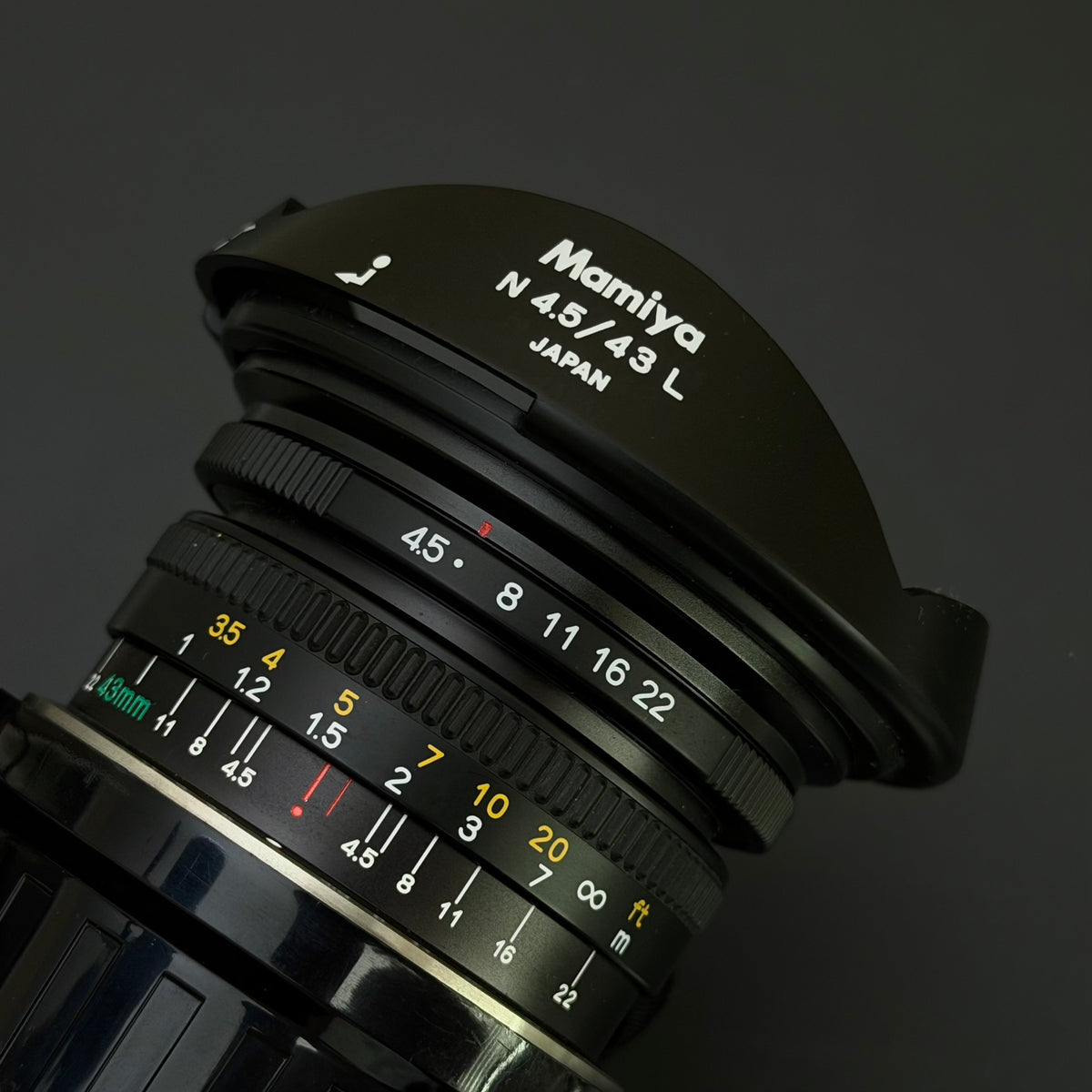 Mamiya 7II + 80/4 + 43/4.5 + Pano Kit + PL Kit Near Mint US$7580