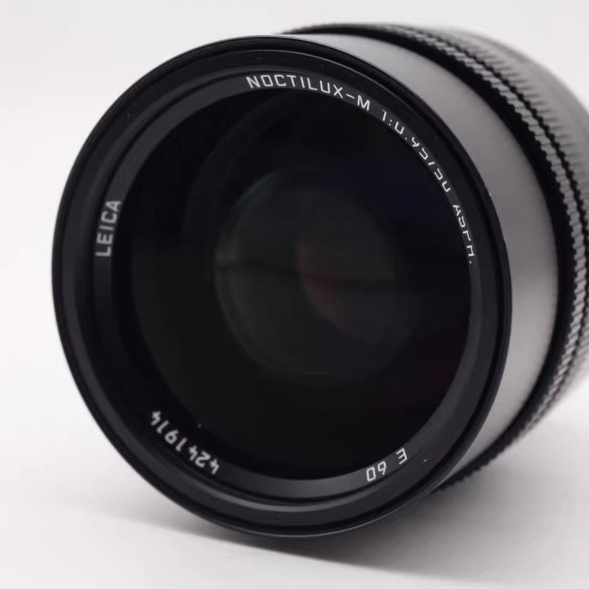 Leica M 50mm f/0.95 NOCTILUX-M ASPH 6-Bit Near Mint US$5680