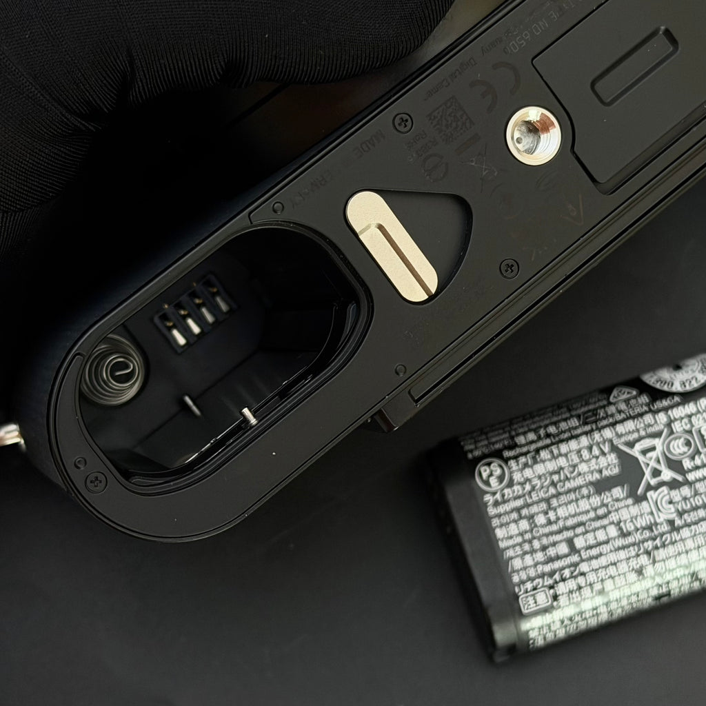 5 Mth Leica Q3 43 Q43 Digital Camera with 43/2 Apo NMIB US$6080