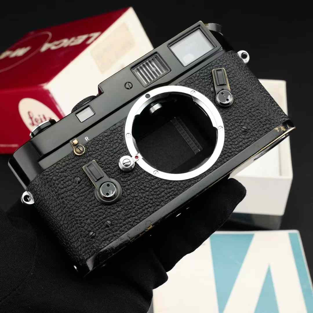 Leica M4 Mot Black Paint Rangefinder Boxed US14800