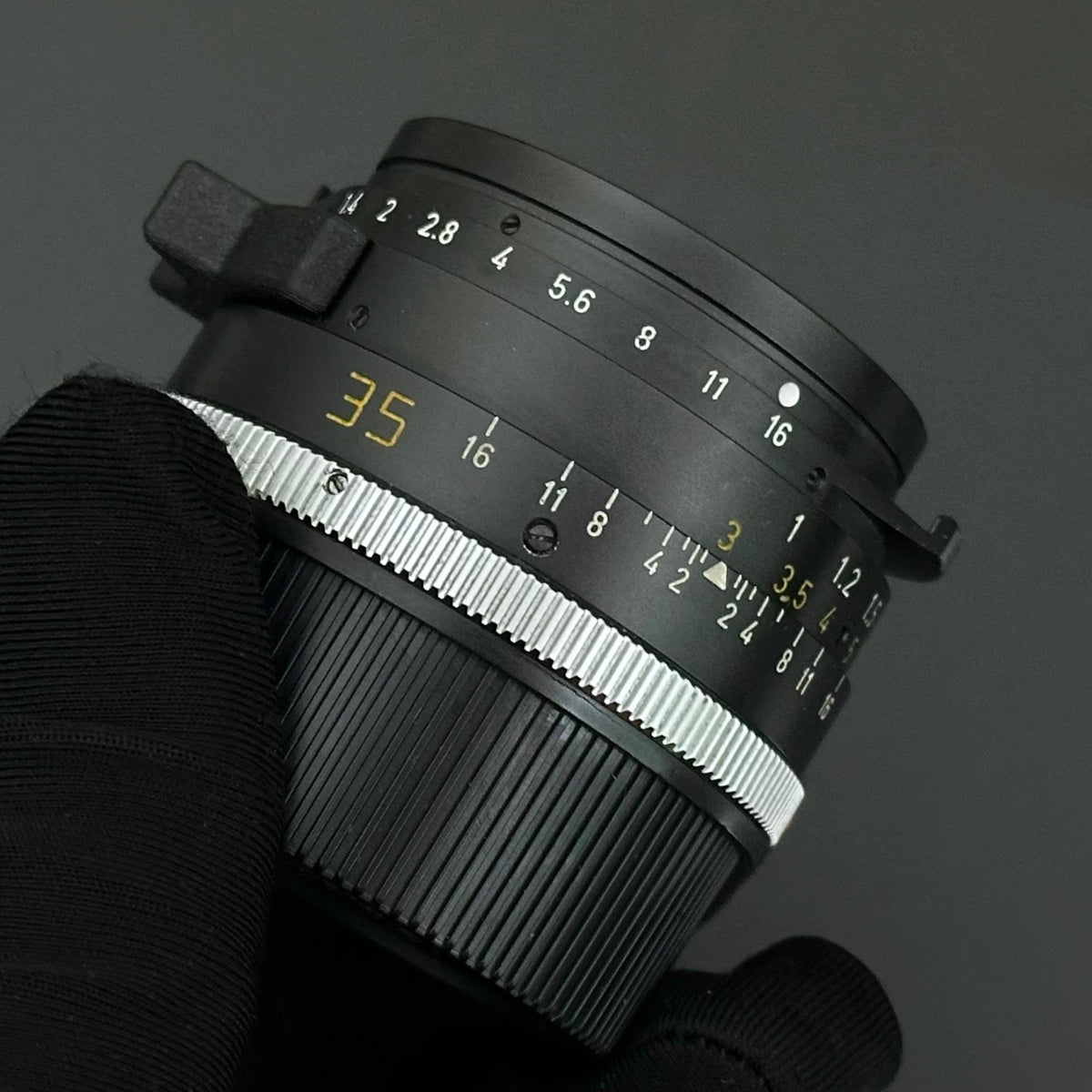 Certified Pre-Owned Leica M 35mm f/1.4 Summilux Pre-Asph SN31xx US$2780