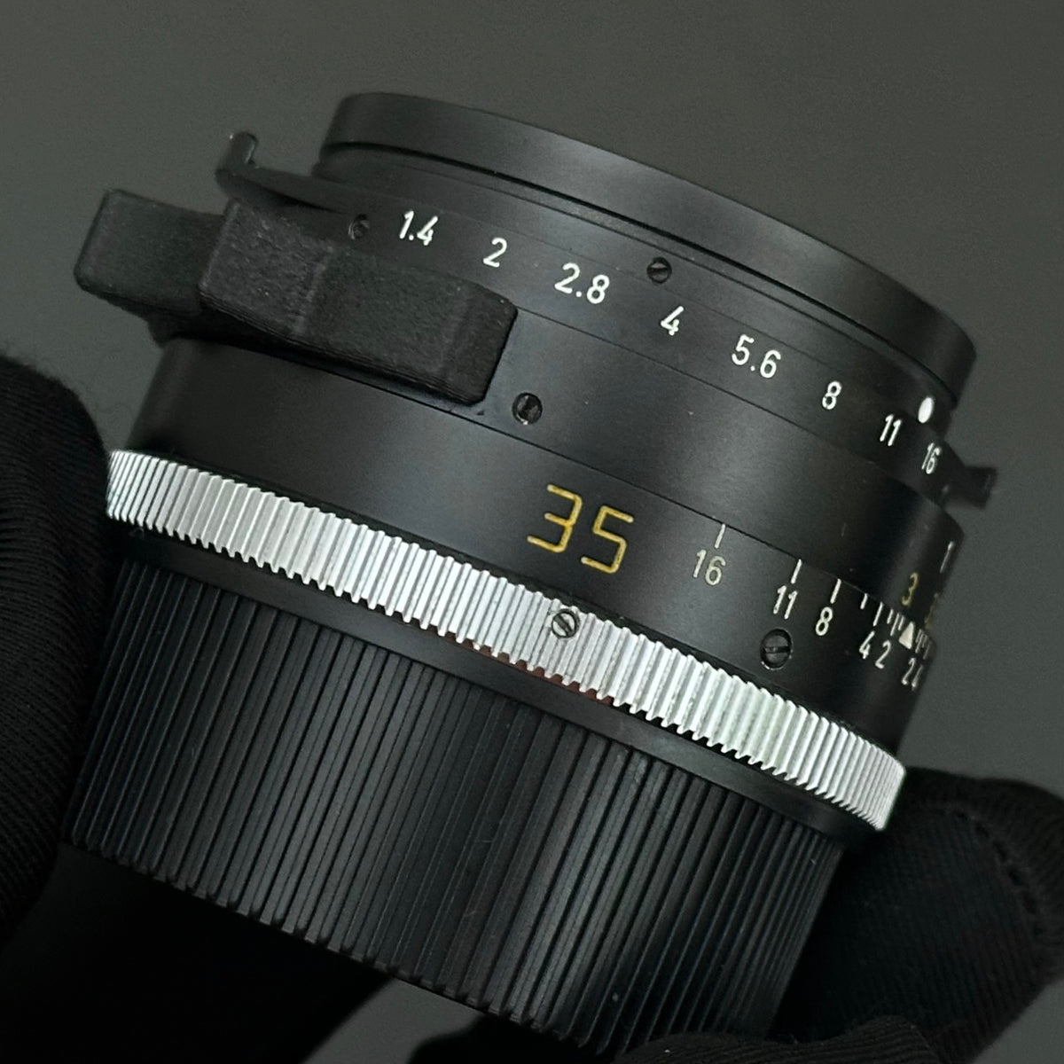 Certified Pre-Owned Leica M 35mm f/1.4 Summilux Pre-Asph SN31xx US$2780