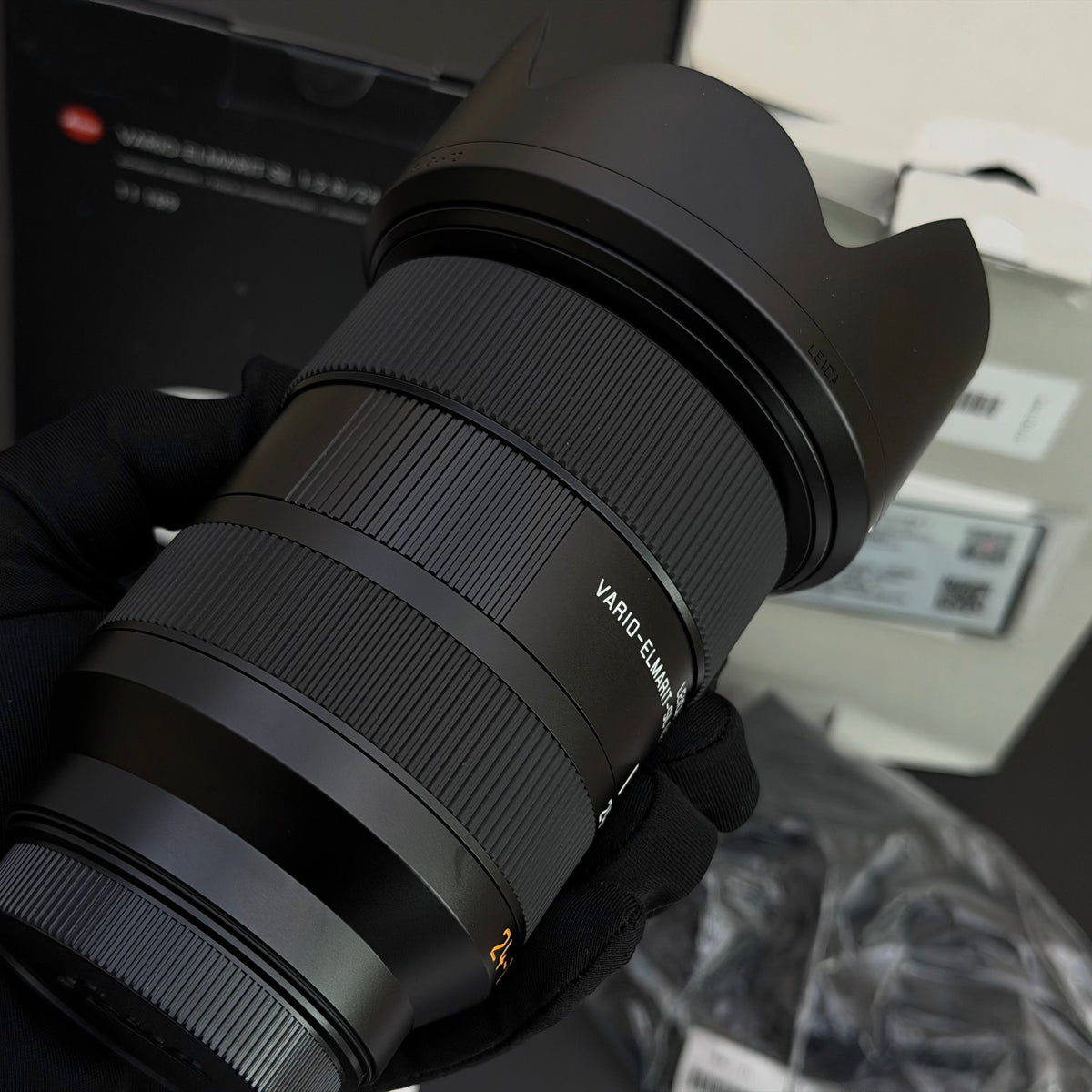 Leica SL 24-70mm f/2.8 VARIO-ELMARIT-SL ASPH Mint US$1780