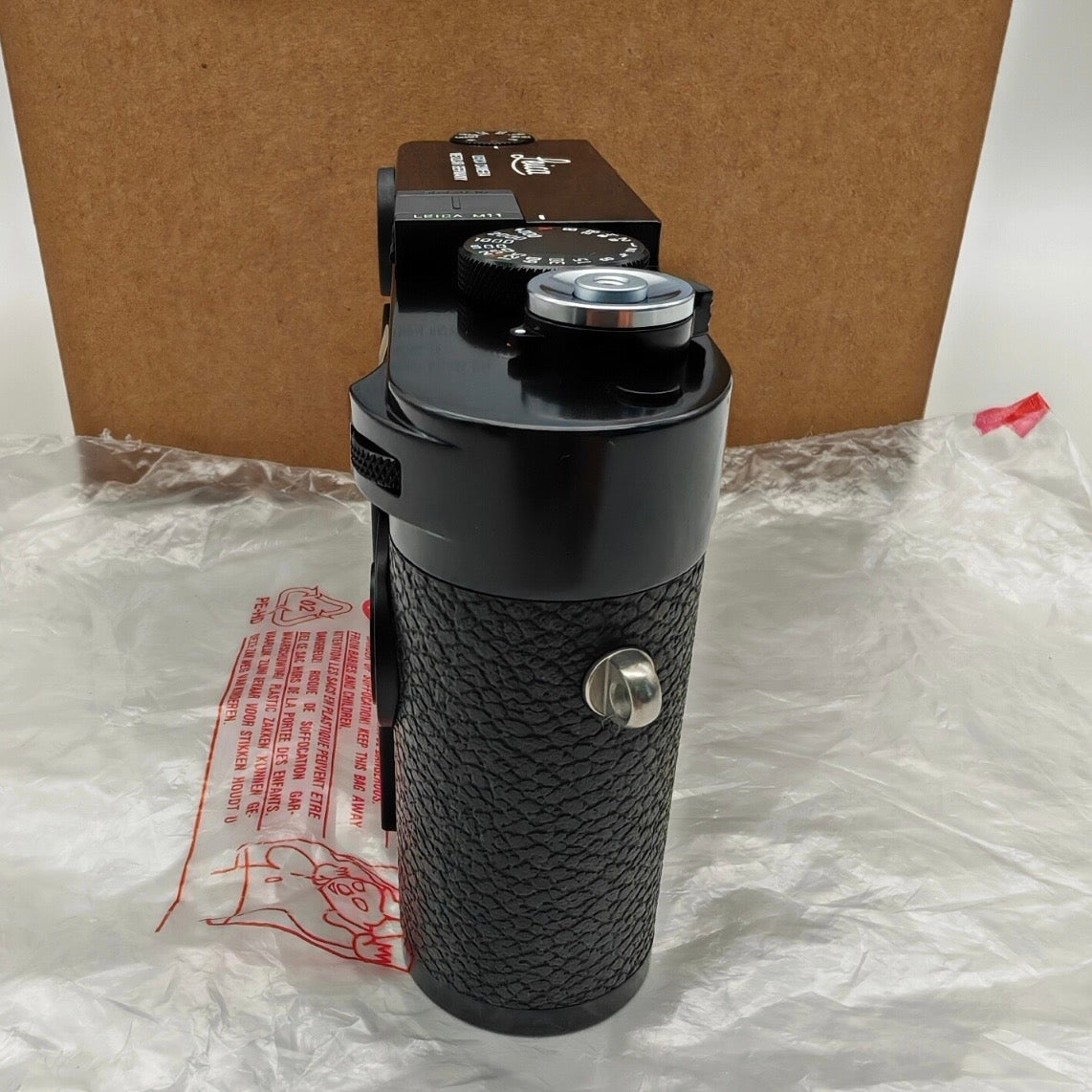 Leica M11 Glossy Black Paint Digital Rangefinder LNIB US$7980