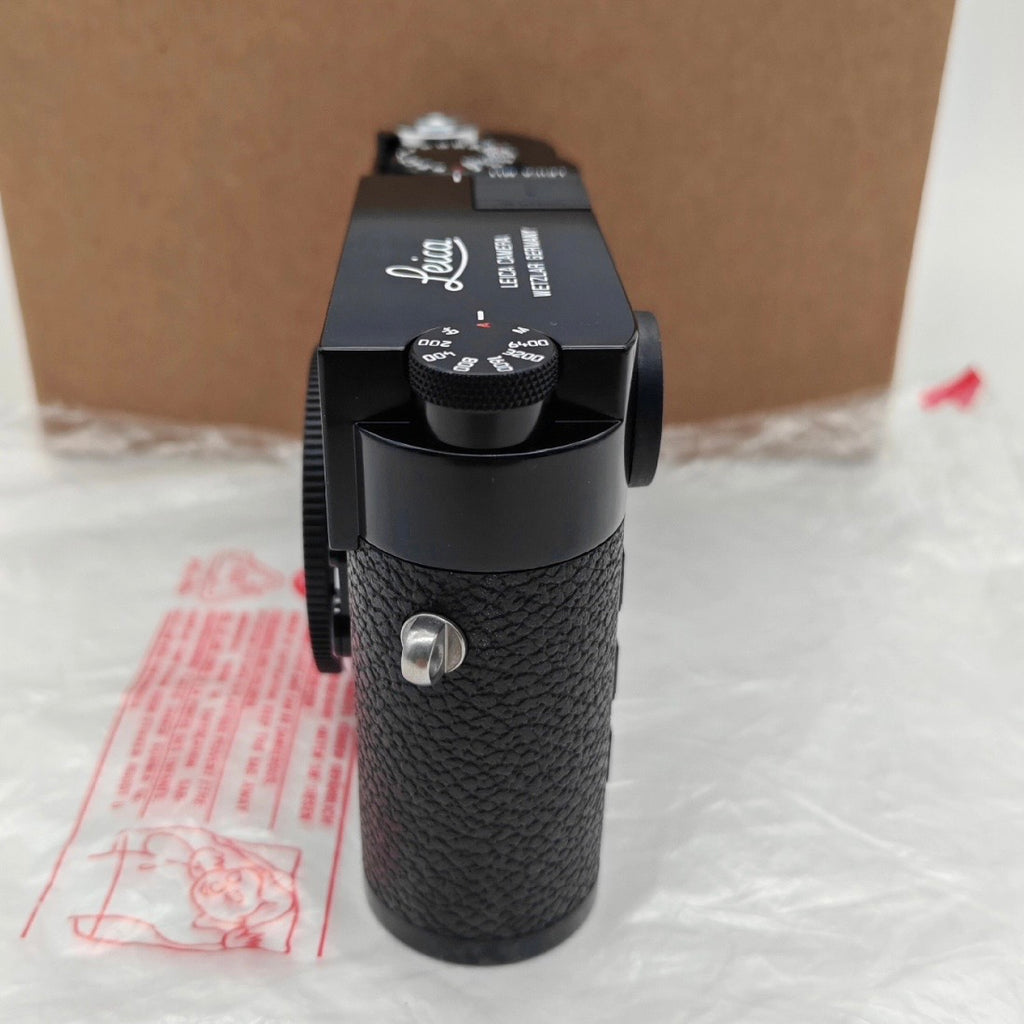 Leica M11 Glossy Black Paint Digital Rangefinder LNIB US$7980