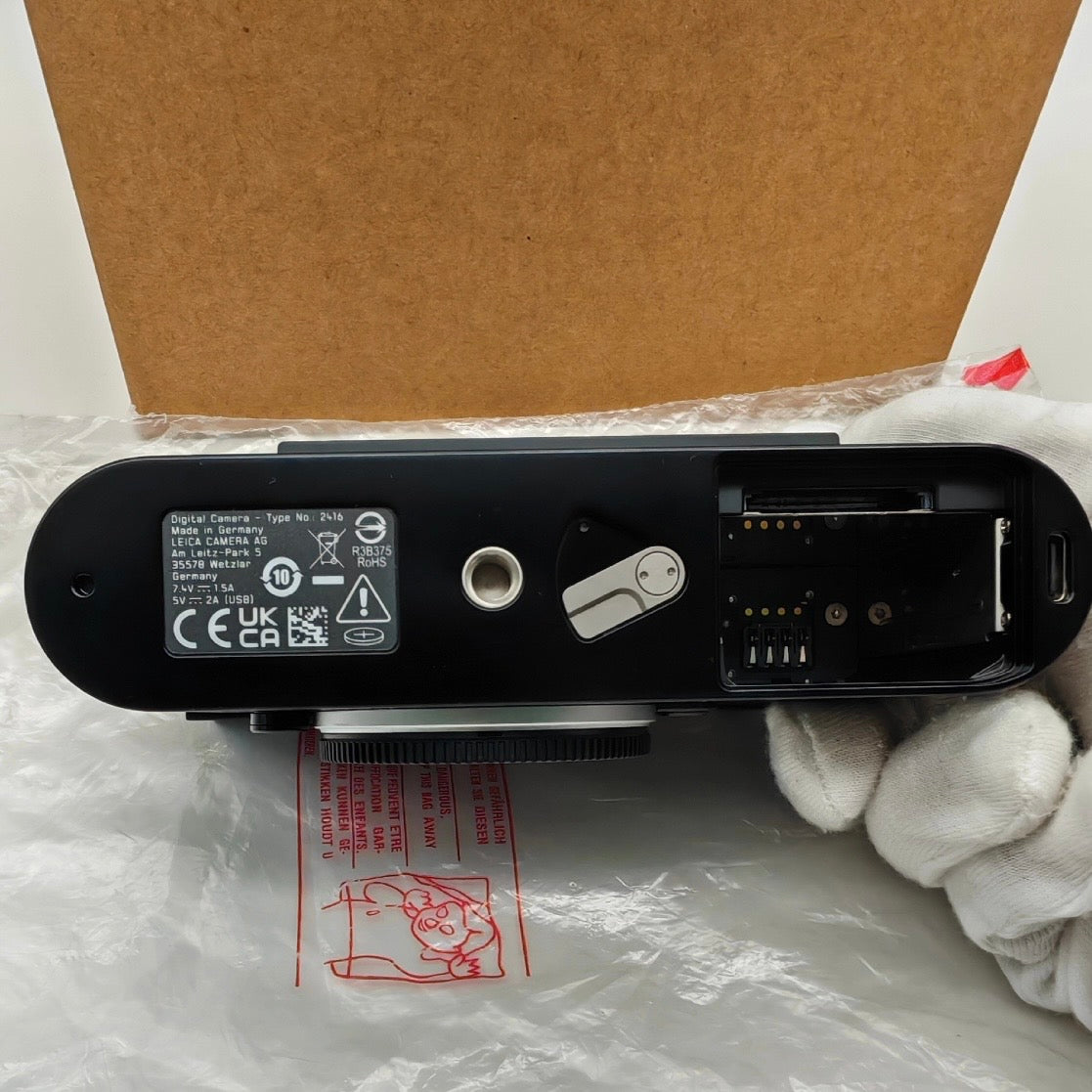 Leica M11 Glossy Black Paint Digital Rangefinder LNIB US$7980