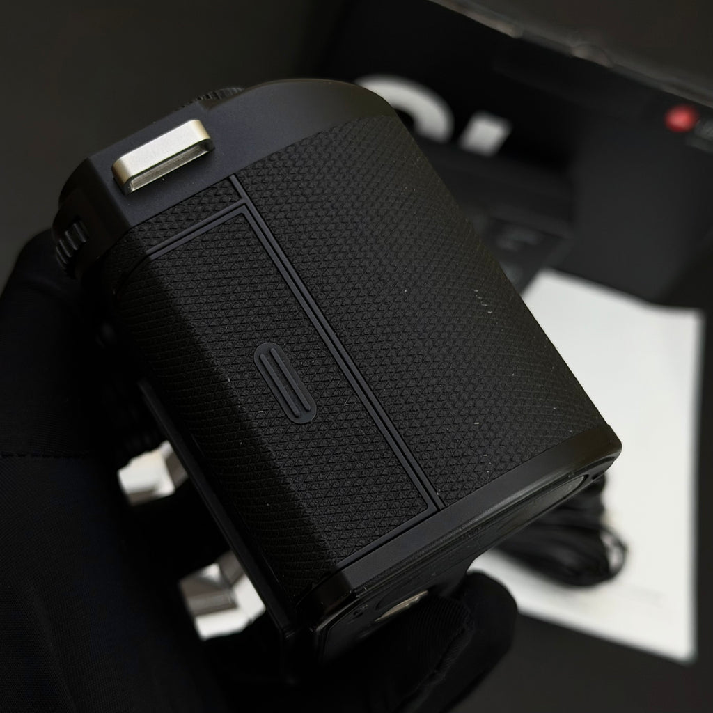 Leica SL2 Digital Camera Boxed US$1875