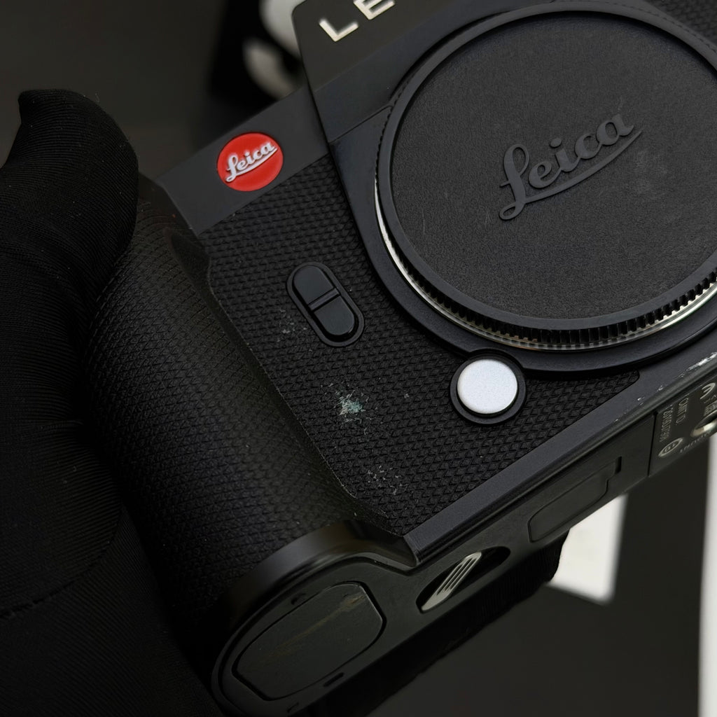 Leica SL2 Digital Camera Boxed US$1875