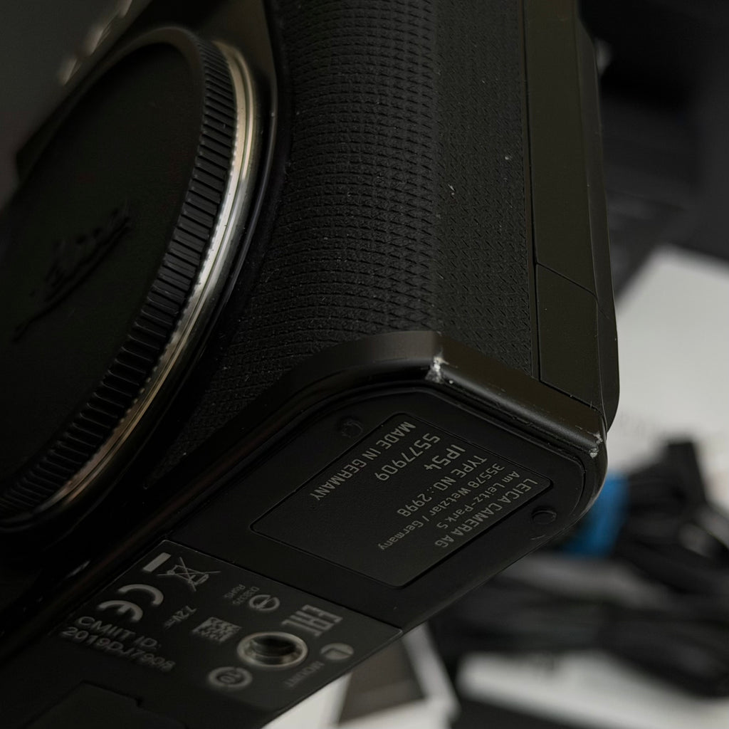 Leica SL2 Digital Camera Boxed US$1875
