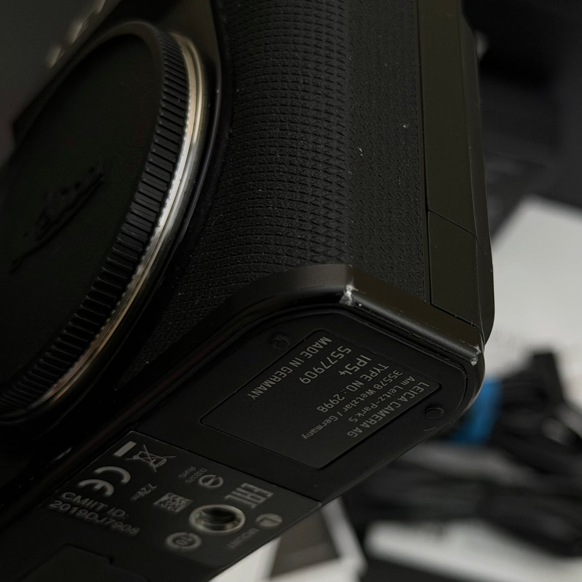 Leica SL2 Digital Camera Boxed US$1875