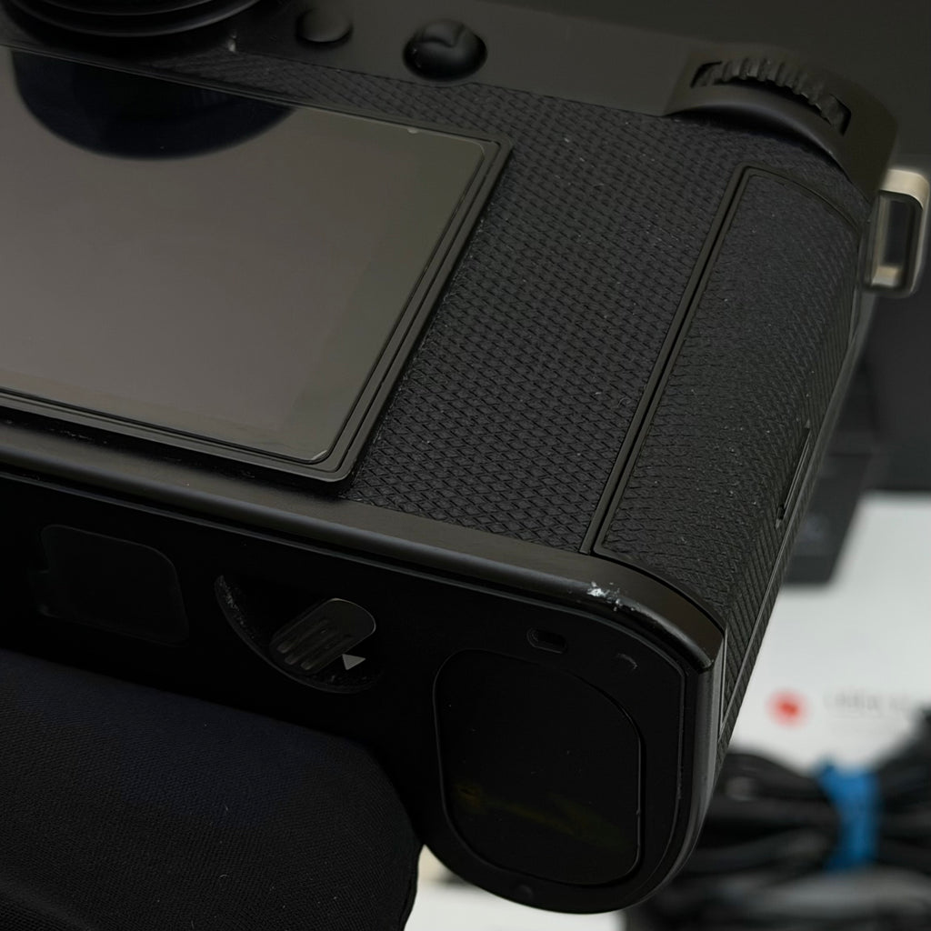 Leica SL2 Digital Camera Boxed US$1875
