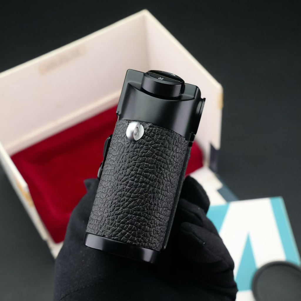 Leica M4 Black Paint Rangefinder SNxx888 Near Mint US$8950