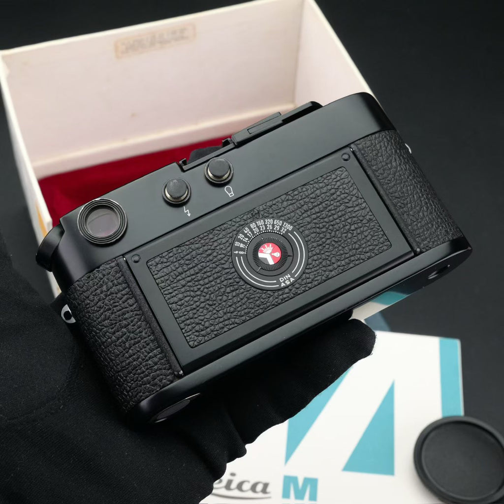 Leica M4 Black Paint Rangefinder SNxx888 Near Mint US$8950